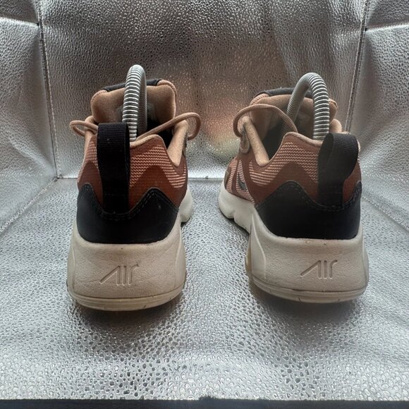 Size 6.5 Nike Air Max 200 Womens Holiday Sparkle Metallic Red Sneaker CT1185-900 - Picture 7 of 10